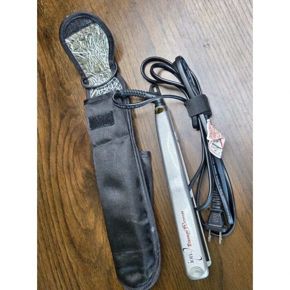 Titanium Ceramic‎ Travel Gator Iron 1 Inch Model: 301013 Intertek 3124232